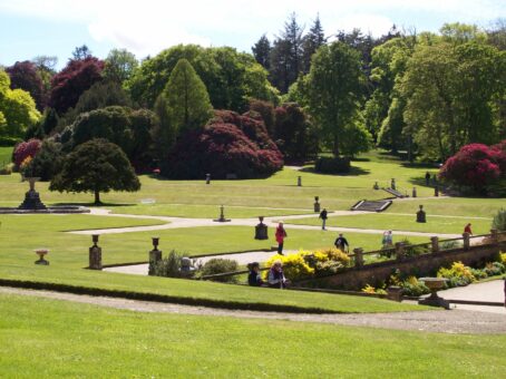 Pencarrow House and Gardens with visitors