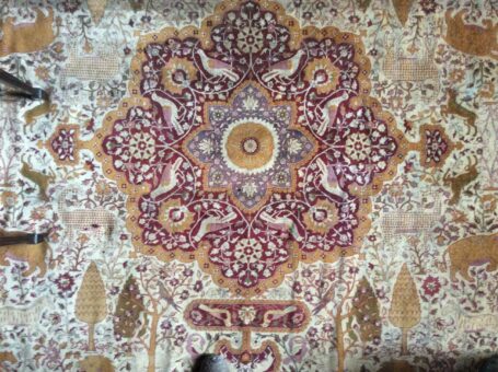 Silk Chinese rug of Broadward Hall complete rug