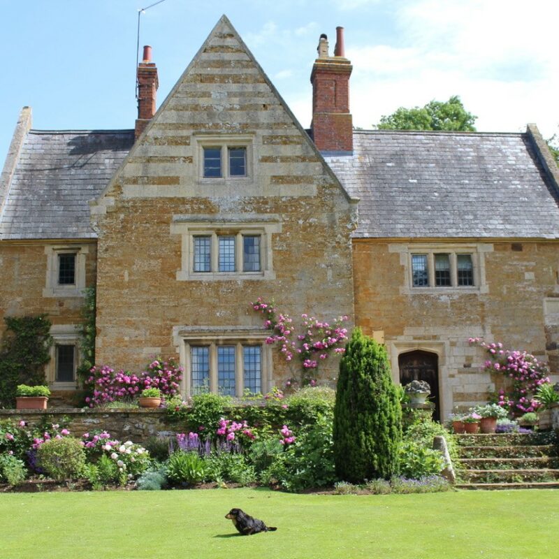 Coton Manor Garden front
