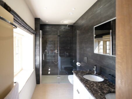 Halswell Park Master Bedroom Bathroom