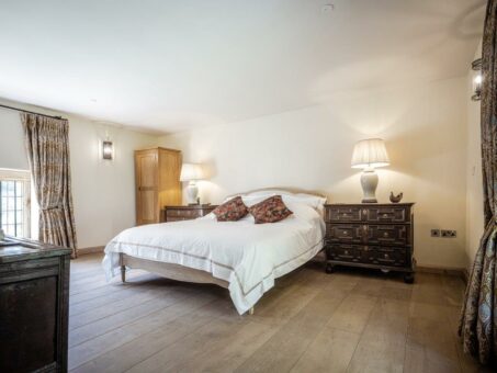 Halswell Park south bedroom wide shot