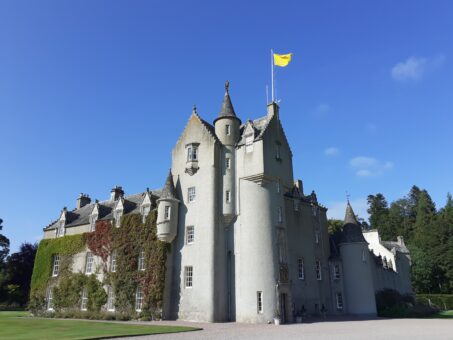 Ballindalloch Castle