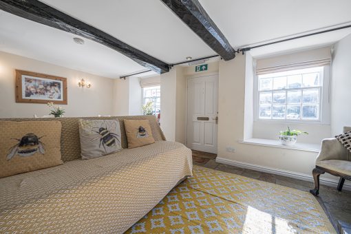 7 Grade II Listed Cottage