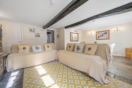 7 Grade II Listed Cottage
