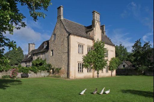 Cogges Manor Farm